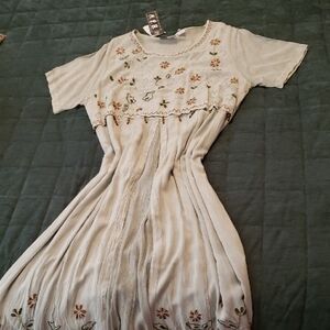 Chic Embroidered Maxi Dress in Cream